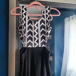 Cut put dress black and white geometric size M